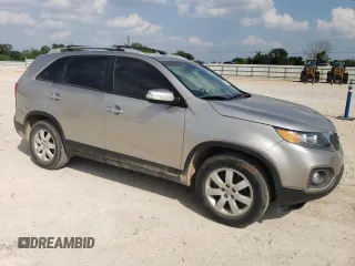 2012 Kia Sorento LX z VIN 5XYKT3A64CG274580, wystawiony jako Copart lot #55513455 z przebiegiem 167 369 mil mil oraz Szkoda całkowita • Salvage title. Historia ofert i sprzedaży dostępna na DreamBid. Obrazek 4.