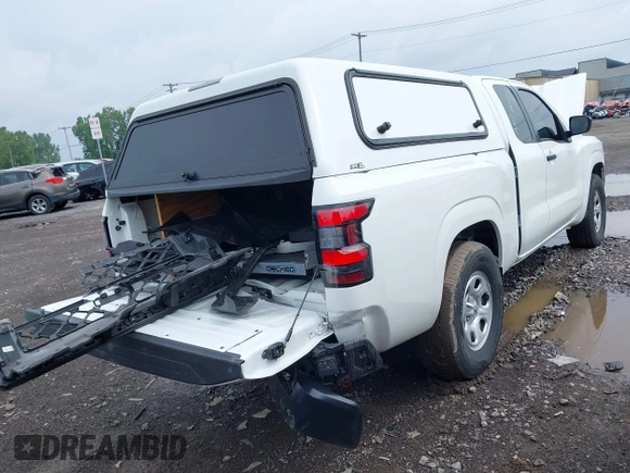2023 Nissan Frontier S z VIN 1N6ED1CL5PN650152, wystawiony jako IAAI lot #42577598 z przebiegiem 33 811 mil mil oraz . Historia ofert i sprzedaży dostępna na DreamBid. Obrazek 4.