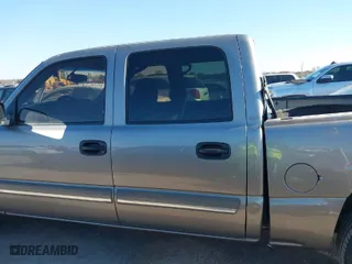 2007 Chevrolet Silverado 1500 Classic LS with VIN 2GCEC13V971114250, listed as a IAAI auction lot 41029240 with 209,671 mi miles. Bid and sale history available at carsss.com. Image 14.