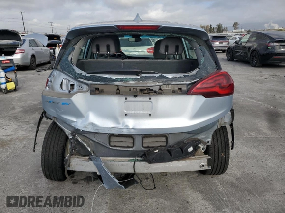 2017 Chevrolet Bolt EV LT z VIN 1G1FW6S08H4187204, wystawiony jako Copart lot #47278955 z przebiegiem 167 654 mil mil oraz Szkody całkowita. Historia ofert i sprzedaży dostępna na DreamBid. Obrazek 6.