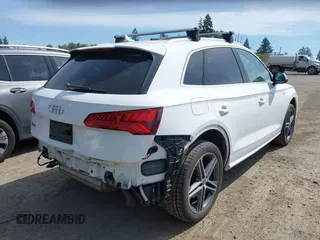 2018 Audi SQ5 Prestige z VIN WA1C4AFY4J2124874, wystawiony jako IAAI lot #42442773 z przebiegiem 86 612 mil mil oraz . Historia ofert i sprzedaży dostępna na DreamBid. Obrazek 4.