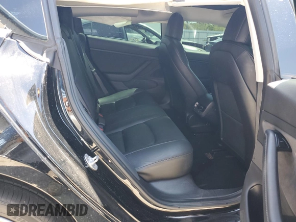 2019 Tesla Model 3 Mid Range z VIN 5YJ3E1EA9KF314143, wystawiony jako Copart lot #53564335 z przebiegiem 77 168 mil mil oraz Szkoda całkowita • Salvage title. Historia ofert i sprzedaży dostępna na DreamBid. Obrazek 10.