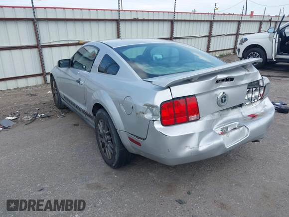 2005 Ford Mustang Deluxe с VIN 1ZVFT80N855139652, выставлен на аукционе IAAI как лот 42479548 с пробегом 289 517 миль миль и . История ставок и продаж доступна на DreamBid. Изображение 3.