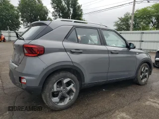 2022 Hyundai Venue SEL with VIN KMHRC8A36NU135985, listed as a Copart auction lot 58169645 with 28,547 mi miles and Salvage title. Bid and sale history available at DreamBid. Image 3.