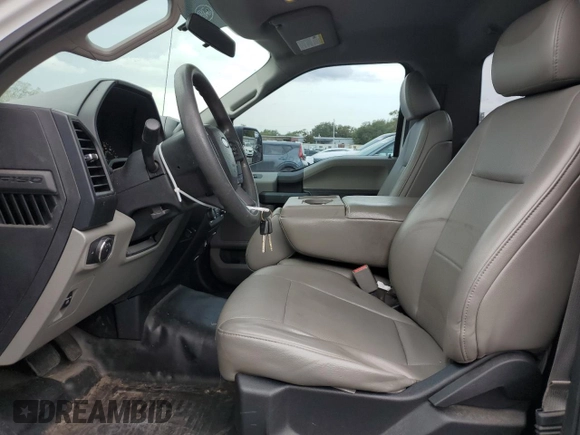 2016 Ford F-150 XL z VIN 1FTMF1C8XGFC05713, wystawiony jako Copart lot #64000995 z przebiegiem 41 474 mil mil oraz Szkoda całkowita • Salvage title. Historia ofert i sprzedaży dostępna na DreamBid. Obrazek 7.