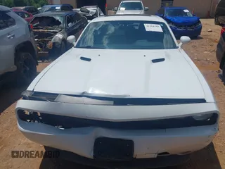 2014 Dodge Challenger R/T Plus z VIN 2C3CDYBT9EH293136, wystawiony jako IAAI lot #42264180 z przebiegiem 71 696 mil mil oraz . Historia ofert i sprzedaży dostępna na DreamBid. Obrazek 12.