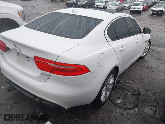 2018 Jaguar XE 25t Premium with VIN SAJAD4FX8JCP24380, listed as a IAAI auction lot 41423753 with 90,623 mi miles. Bid and sale history available at carsss.com. Image 4.