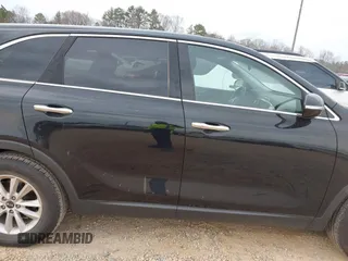2019 Kia Sorento LX with VIN 5XYPG4A35KG577548, listed as a IAAI auction lot 41463981 with 74,260 mi miles. Bid and sale history available at carsss.com. Image 13.