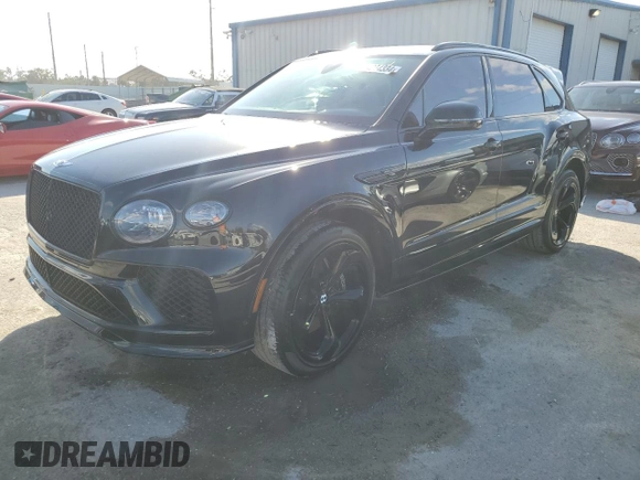 2022 Bentley Bentayga V8 z VIN SJAAM2ZV9NC013534, wystawiony jako Copart lot #74924334 z przebiegiem 10 200 mil mil oraz Nie do naprawy • Non repairable. Historia ofert i sprzedaży dostępna na DreamBid. Obrazek 1.