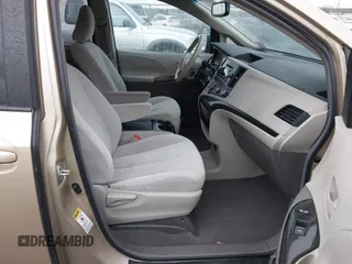 2011 Toyota Sienna LE AAS with VIN 5TDKK3DCXBS096325, listed as a IAAI auction lot 40997772 with 192,742 mi miles. Bid and sale history available at carsss.com. Image 5.