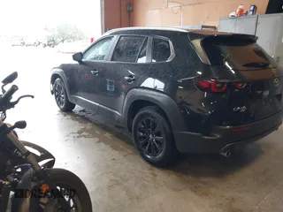 2024 Mazda CX-50 S Preferred z VIN 7MMVABBM4RN186110, wystawiony jako IAAI lot #42377491 z przebiegiem 30 065 mil mil oraz . Historia ofert i sprzedaży dostępna na DreamBid. Obrazek 3.