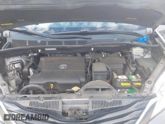 2011 Toyota Sienna LE AAS with VIN 5TDKK3DC4BS044382, listed as a IAAI auction lot 39280364 with 104,262 mi miles. Bid and sale history available at carsss.com. Image 10.
