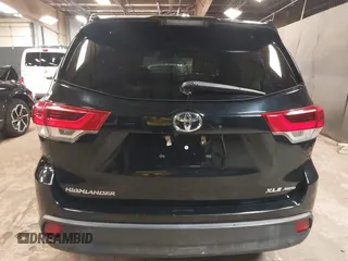 2018 Toyota Highlander SE with VIN 5TDJZRFH9JS494224, listed as a IAAI auction lot 42402768 with 49,912 mi miles and . Bid and sale history available at DreamBid. Image 16.