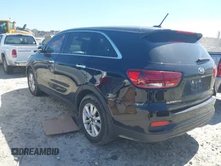 2019 Kia Sorento LX with VIN 5XYPG4A35KG549507, listed as a IAAI auction lot 41726414 with 87,507 mi miles. Bid and sale history available at carsss.com. Image 3.