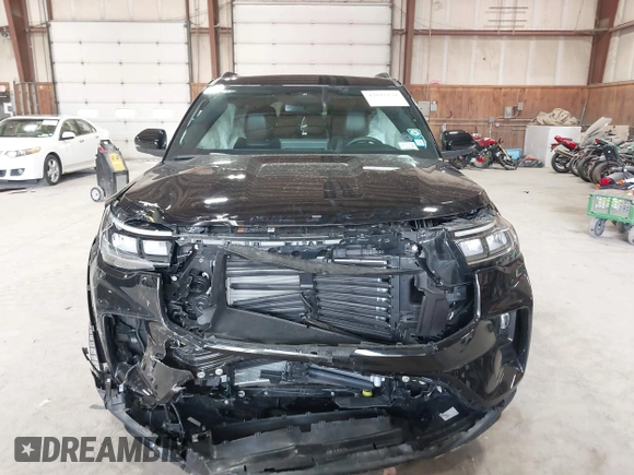 2025 Ford Explorer ST z VIN 1FMWK8GC6SGA08676, wystawiony jako IAAI lot #42043230 z przebiegiem 4 934 mil mil oraz . Historia ofert i sprzedaży dostępna na DreamBid. Obrazek 13.