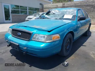 2011 Ford Police Interceptor с VIN 2FABP7BV2BX122309, выставлен на аукционе IAAI как лот 42442289 с пробегом Не указан миль и . История ставок и продаж доступна на DreamBid. Изображение 2.