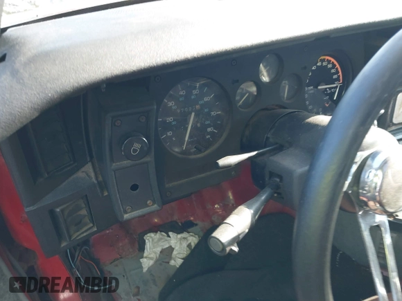 1987 Chevrolet Camaro z VIN 1G1FP21H9HN123969, wystawiony jako IAAI lot #42136912 z przebiegiem 97 026 mil mil oraz . Historia ofert i sprzedaży dostępna na DreamBid. Obrazek 7.