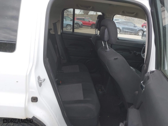 2014 Jeep Patriot Sport with VIN 1C4NJPBA4ED574876, listed as a IAAI auction lot 41885678 with 181,698 mi miles. Bid and sale history available at carsss.com. Image 8.