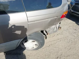 1998 Toyota Sienna LE с VIN 4T3ZF13CXWU079697, выставлен на аукционе IAAI как лот 40724757 с пробегом 203 525 миль миль и . История ставок и продаж доступна на DreamBid. Изображение 6.