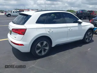 2020 Audi Q5 Premium with VIN WA1ANAFY4L2106527, listed as a IAAI auction lot 42451913 with 93,750 mi miles and . Bid and sale history available at DreamBid. Image 4.