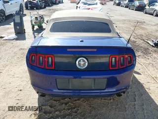 2014 Ford Mustang V6 z VIN 1ZVBP8EM5E5315477, wystawiony jako IAAI lot #42222514 z przebiegiem 215 618 mil mil oraz . Historia ofert i sprzedaży dostępna na DreamBid. Obrazek 16.