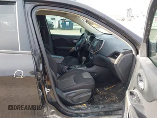 2017 Jeep Cherokee Sport с VIN 1C4PJLAB7HW669467, выставлен на аукционе IAAI как лот 41849030 с пробегом 170 265 миль миль и . История ставок и продаж доступна на DreamBid. Изображение 5.