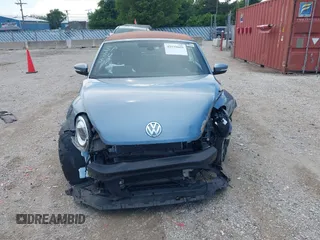 2019 Volkswagen Beetle S with VIN 3VW5DAAT2KM508489, listed as a IAAI auction lot 42539059 with Not provided miles and . Bid and sale history available at DreamBid. Image 12.