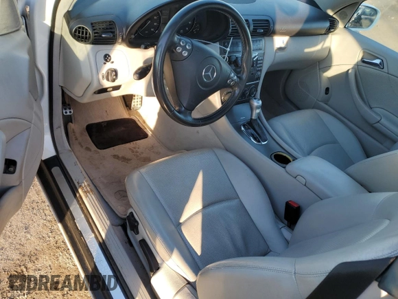 2005 Mercedes-Benz C z VIN WDBRN64JX5A764906, wystawiony jako Copart lot #41567275 z przebiegiem 94 593 mil mil oraz Szkoda całkowita • Salvage title. Historia ofert i sprzedaży dostępna na DreamBid. Obrazek 8.