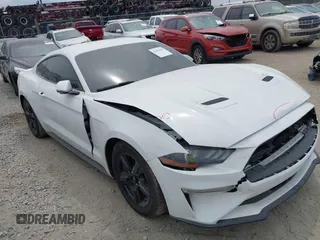 2019 Ford Mustang EcoBoost z VIN 1FA6P8TH8K5174111, wystawiony jako IAAI lot #42094460 z przebiegiem 40 063 mil mil oraz . Historia ofert i sprzedaży dostępna na DreamBid. Obrazek 1.