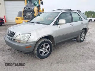 2001 Lexus RX 300 with VIN JTJHF10U810226926, listed as a IAAI auction lot 42098229 with 291,681 mi miles. Bid and sale history available at carsss.com. Image 2.