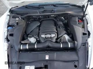 2014 Porsche Cayenne GTS z VIN WP1AD2A21ELA78053, wystawiony jako Copart lot #87922985 z przebiegiem 80 046 mil mil oraz Szkoda całkowita • Salvage title. Historia ofert i sprzedaży dostępna na DreamBid. Obrazek 12.