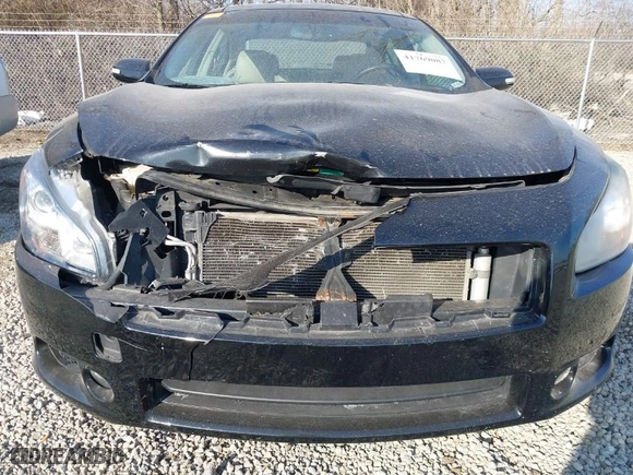 2012 Nissan Maxima 3.5 S with VIN 1N4AA5AP4CC841483, listed as a IAAI auction lot 41769087 with 187,600 mi miles. Bid and sale history available at carsss.com. Image 6.