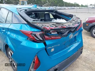 2017 Toyota Prius Plus z VIN JTDKARFP4H3067953, wystawiony jako IAAI lot #42211132 z przebiegiem 90 760 mil mil oraz . Historia ofert i sprzedaży dostępna na DreamBid. Obrazek 6.