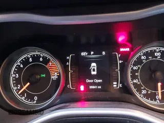 2018 Jeep Cherokee Latitude Plus with VIN 1C4PJMLX9JD556278, listed as a IAAI auction lot 41423924 with 55,941 mi miles. Bid and sale history available at carsss.com. Image 7.