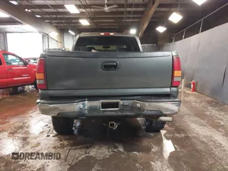 2000 GMC Sierra 1500 SLE with VIN 1GTEK19T0YZ211077, listed as a IAAI auction lot 41626980 with 224,823 mi miles and . Bid and sale history available at DreamBid. Image 16.