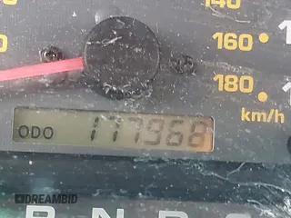 2000 Toyota 4Runner SR5 z VIN JT3HN86R1Y0296588, wystawiony jako IAAI lot #42193276 z przebiegiem 177 968 mil mil oraz . Historia ofert i sprzedaży dostępna na DreamBid. Obrazek 7.