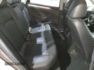 2012 Volkswagen Passat SE z VIN 1VWBP7A36CC081303, wystawiony jako Copart lot #52147655 z przebiegiem 106 446 mil mil oraz Czysty tytuł • Clean title. Historia ofert i sprzedaży dostępna na DreamBid. Obrazek 10.