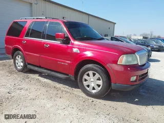 2005 Lincoln Navigator Luxury with VIN 5LMFU27535LJ22068, listed as a IAAI auction lot 41766399 with 237,554 mi miles. Bid and sale history available at carsss.com. Image 1.