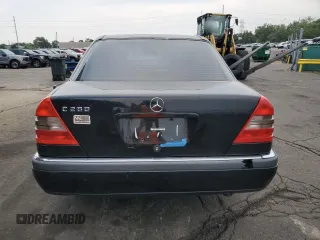 1996 Mercedes-Benz C z VIN WDBHA28E5TF452117, wystawiony jako Copart lot #64761835 z przebiegiem 174 778 mil mil oraz Nie do naprawy • Non repairable. Historia ofert i sprzedaży dostępna na DreamBid. Obrazek 6.