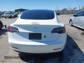 2023 Tesla Model 3 z VIN 5YJ3E1EA0PF608506, wystawiony jako IAAI lot #41748862 z przebiegiem 15 mil mil oraz . Historia ofert i sprzedaży dostępna na DreamBid. Obrazek 16.