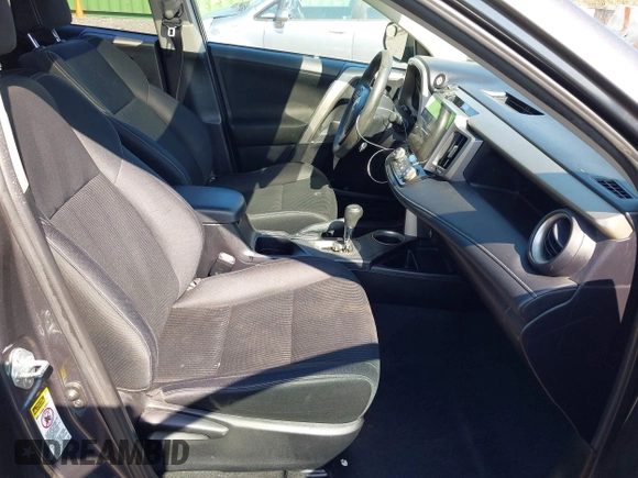 2014 Toyota RAV4 XLE with VIN 2T3RFREV2EW143193, listed as a IAAI auction lot 41892552 with 185,433 mi miles. Bid and sale history available at carsss.com. Image 5.