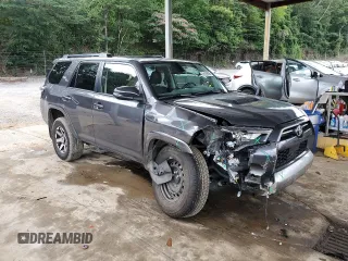 2023 Toyota 4Runner TRD Off Road Premium z VIN JTERU5JR8P6100209, wystawiony jako Copart lot #61629095 z przebiegiem 17 031 mil mil oraz Szkoda całkowita • Salvage title. Historia ofert i sprzedaży dostępna na DreamBid. Obrazek 4.