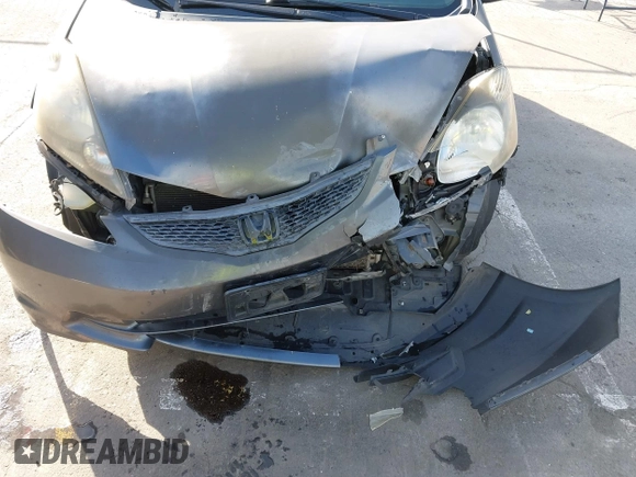 2013 Honda Fit with VIN JHMGE8H32DC018130, listed as a IAAI auction lot 41980172 with 98,452 mi miles. Bid and sale history available at carsss.com. Image 6.