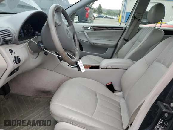 2005 Mercedes-Benz C 240 z VIN WDBRF61J75A775542, wystawiony jako Copart lot #52990205 z przebiegiem 79 815 mil mil oraz Szkoda całkowita • Salvage title. Historia ofert i sprzedaży dostępna na DreamBid. Obrazek 7.