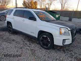 2017 GMC Terrain SLE z VIN 2GKFLNE38H6180756, wystawiony jako IAAI lot #41449322 z przebiegiem 153 850 mil mil oraz . Historia ofert i sprzedaży dostępna na DreamBid. Obrazek 1.