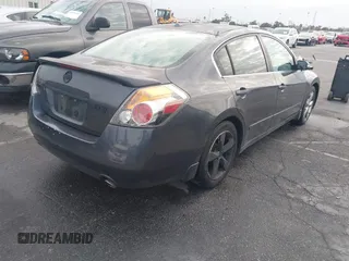 2007 Nissan Altima SL with VIN 1N4BL21E07N435982, listed as a IAAI auction lot 42044317 with 165,875 mi miles and . Bid and sale history available at carsss.com. Image 4.