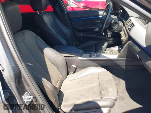 2018 BMW 3 Series с VIN WBA8F1C54JAE92929, выставлен на аукционе IAAI как лот 42236074 с пробегом 87 285 миль миль и . История ставок и продаж доступна на DreamBid. Изображение 5.