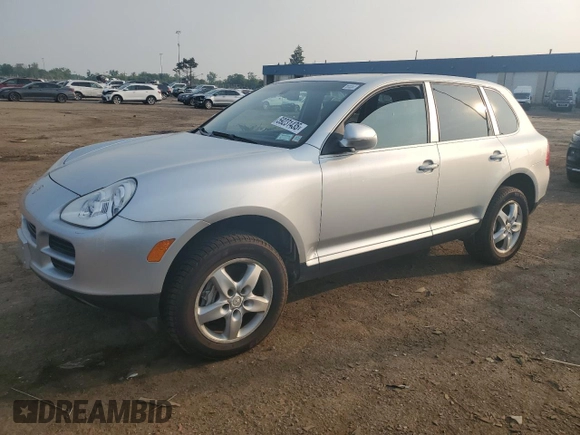 2004 Porsche Cayenne S z VIN WP1AB29P24LA66787, wystawiony jako Copart lot #59231435 z przebiegiem 52 815 mil mil oraz Czysty tytuł • Clean title. Historia ofert i sprzedaży dostępna na DreamBid. Obrazek 1.