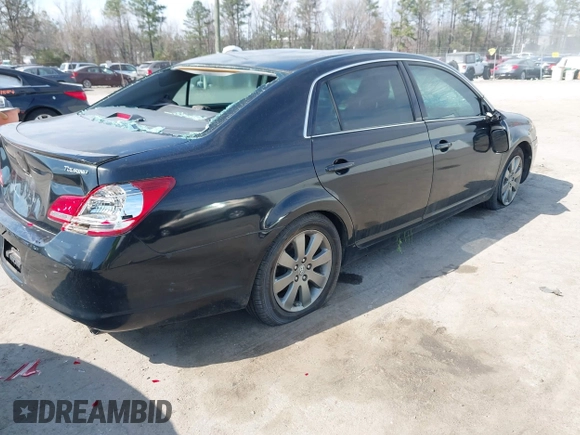 2007 Toyota Avalon XL z VIN 4T1BK36B07U172251, wystawiony jako IAAI lot #41873126 z przebiegiem 283 946 mil mil oraz . Historia ofert i sprzedaży dostępna na DreamBid. Obrazek 4.