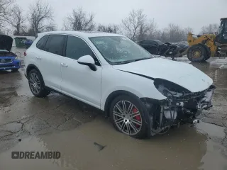 2015 Porsche Cayenne Turbo z VIN WP1AC2A26FLA80496, wystawiony jako Copart lot #47559825 z przebiegiem 75 169 mil mil oraz Czysty tytuł • Clean title. Historia ofert i sprzedaży dostępna na DreamBid. Obrazek 4.